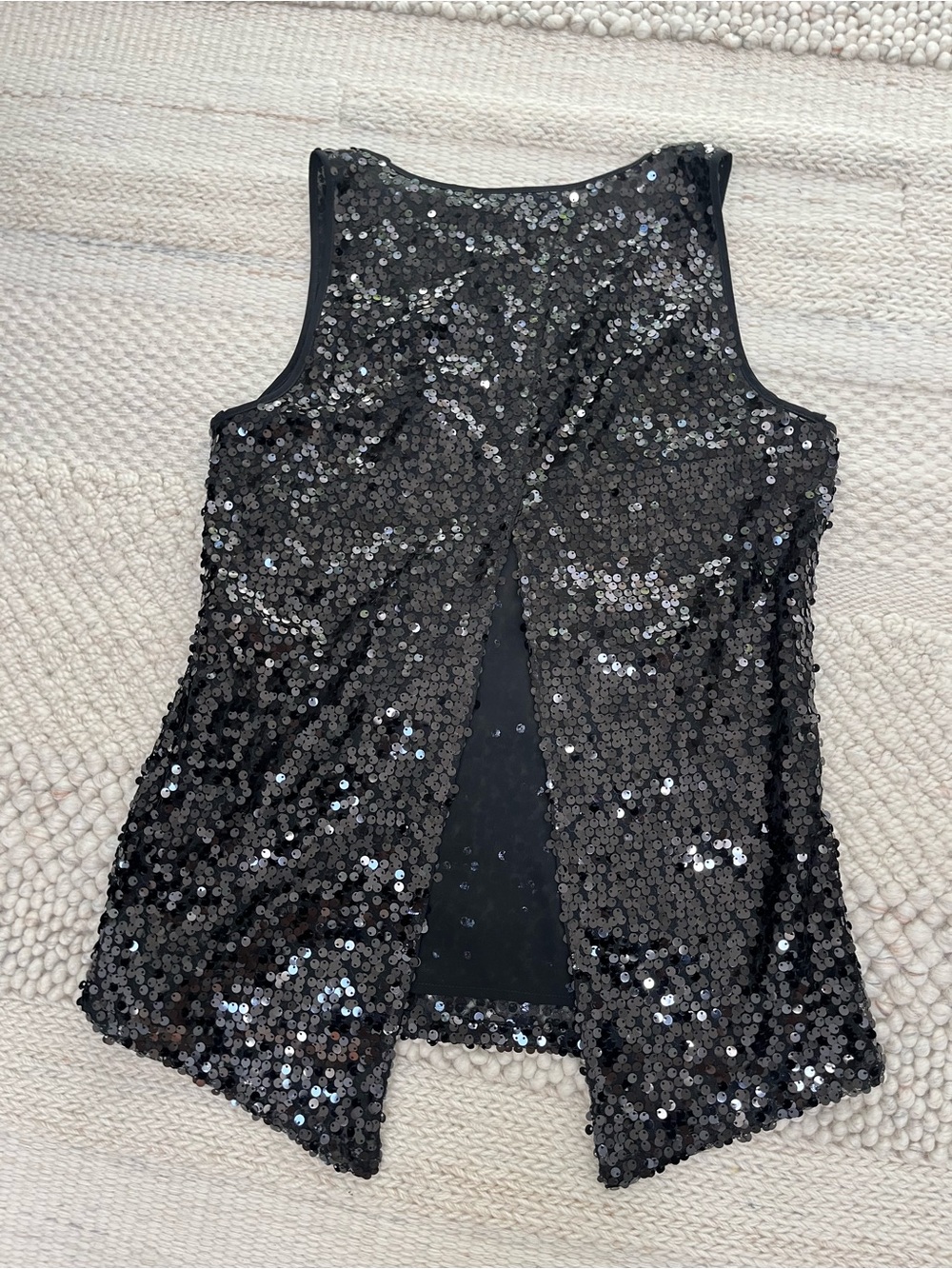 Express Sequined Split Back Tank - Picture 7 of 7